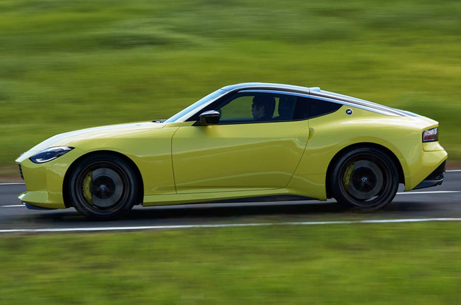 26-nissan-z-proto-side.jpg