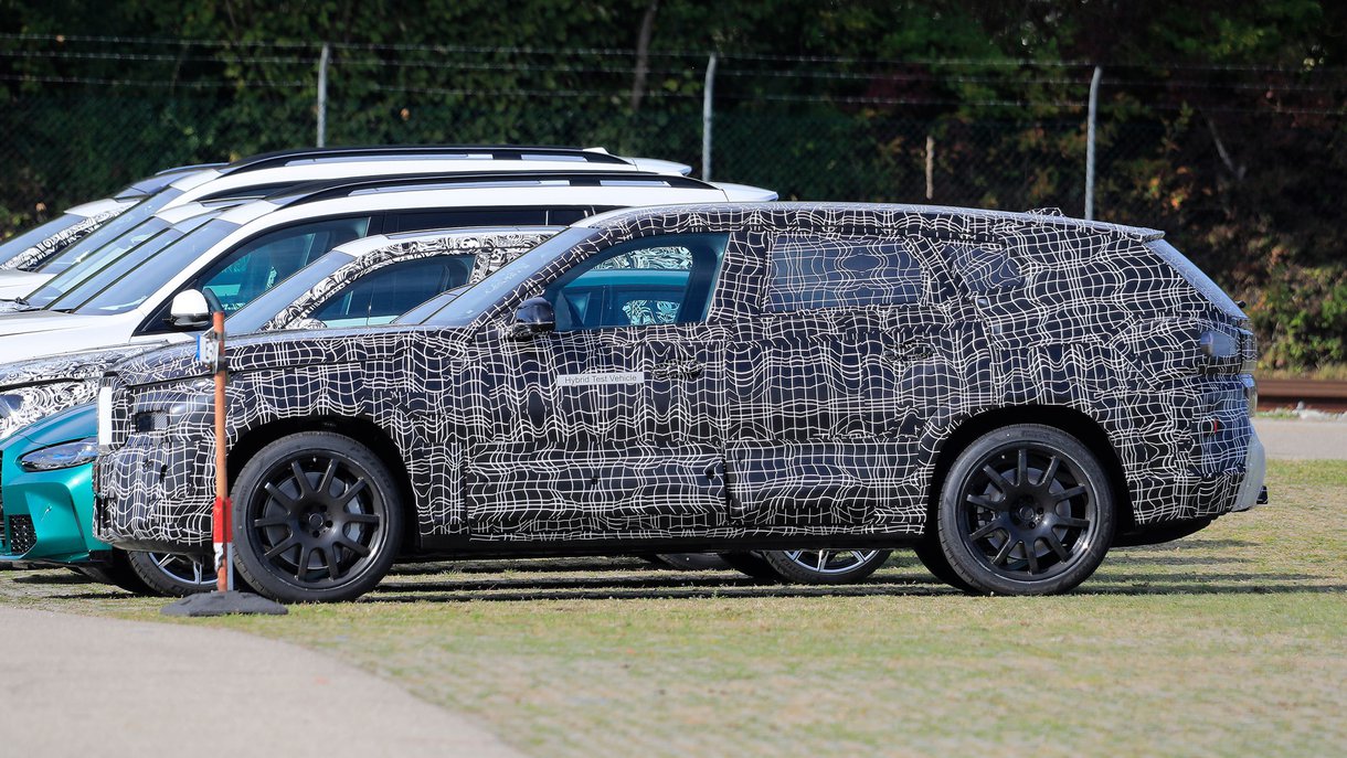 BMW X8 -4.jpg