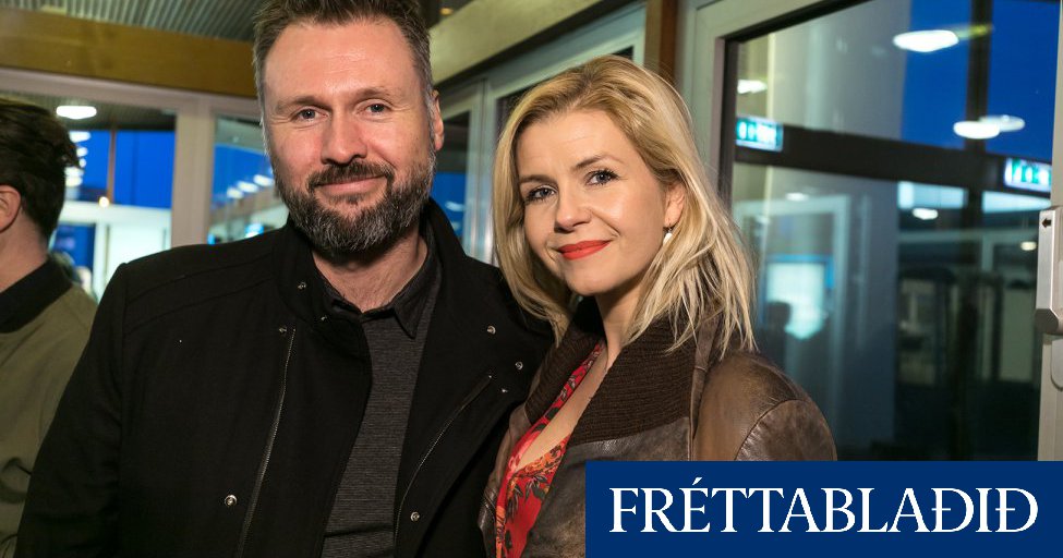 Helga Arnar Og Bragi Thor Eignudust Oskabarn A Dogunum