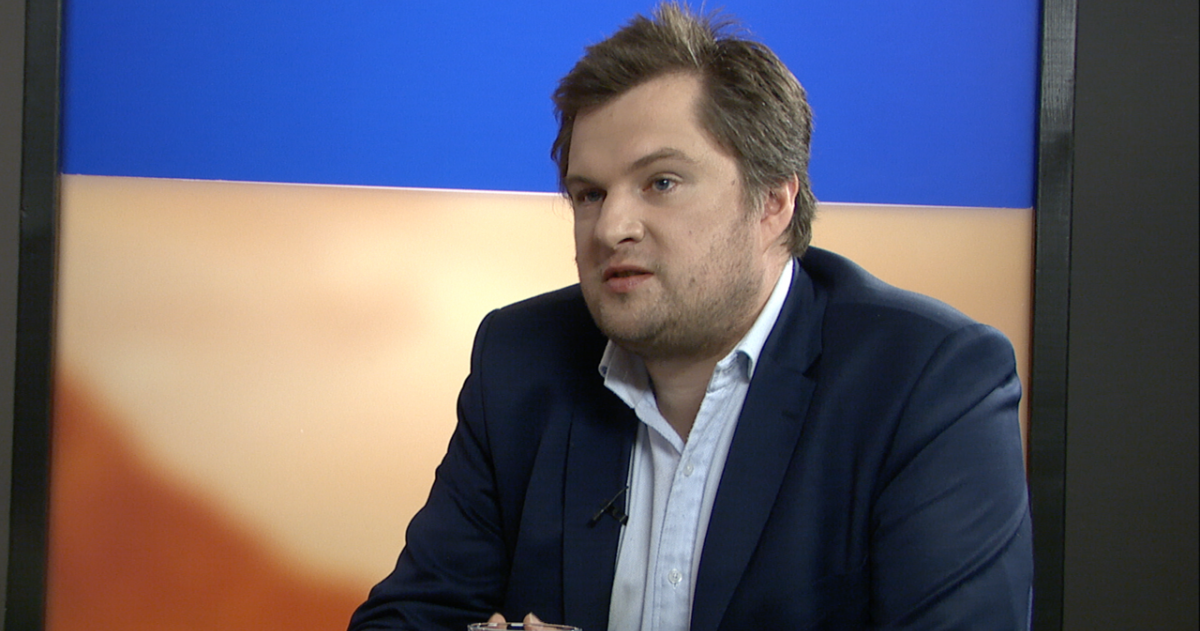 Sludur Slúður að dagur verði að víkja